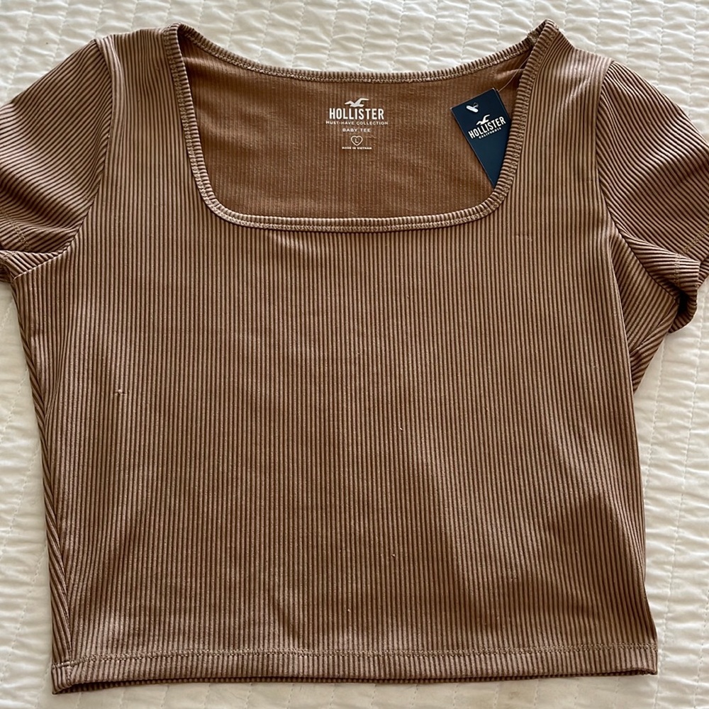 HOLLISTER Tan, ribbed top. size L fits Med also. NWT